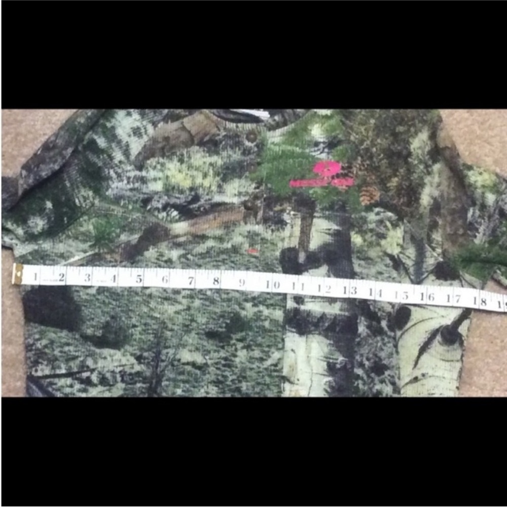MOSSY OAK Camo Shirt With Pink Accents Size SMALL - Picture 5 of 10